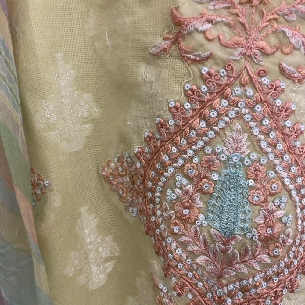Elegant Cream and Pink Women's Dress - Picture 4 of 5